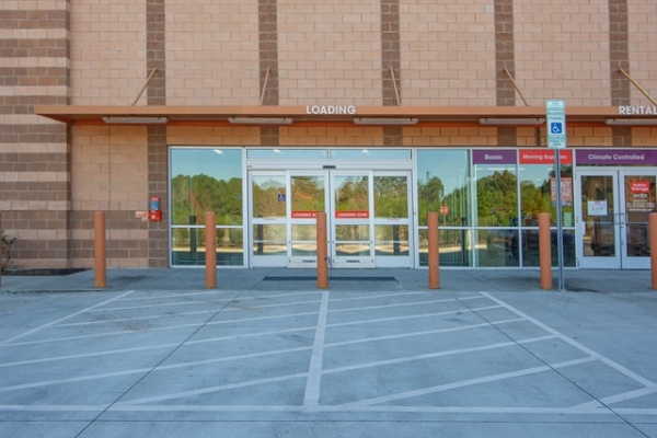 Facility photo: //images.sparefoot.com/medium/214197690f4f14a6fad.jpg