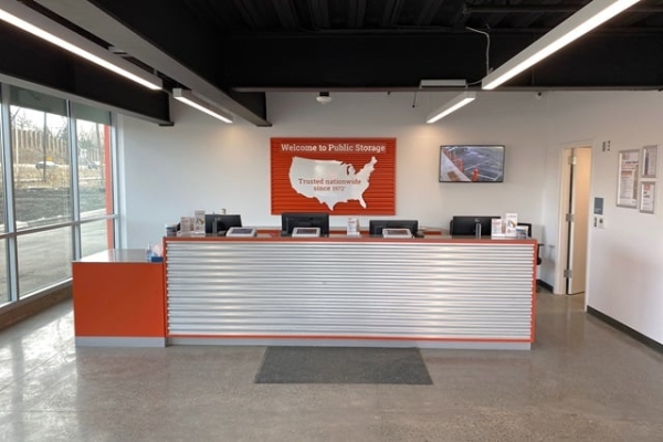 Facility photo: //images.sparefoot.com/medium/2141996877a5acdb579.jpg