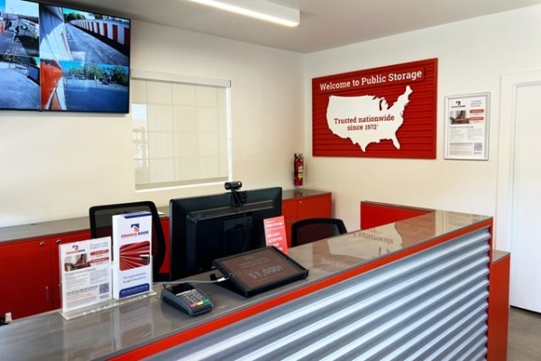 Facility photo: //images.sparefoot.com/medium/2142016877a5220dfe7.jpg