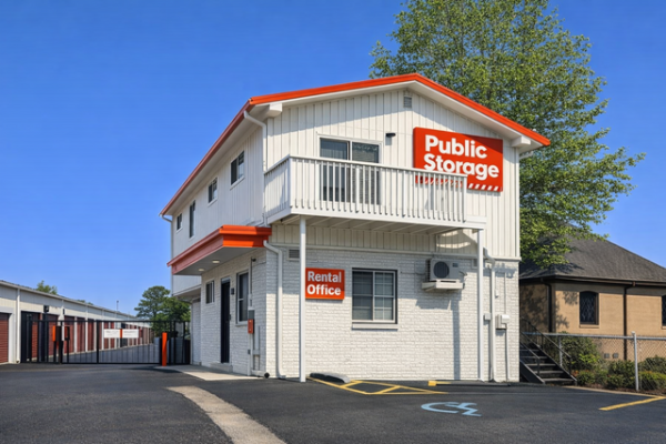 Facility photo: //images.sparefoot.com/medium/2142016a09c9864fa1f.jpg