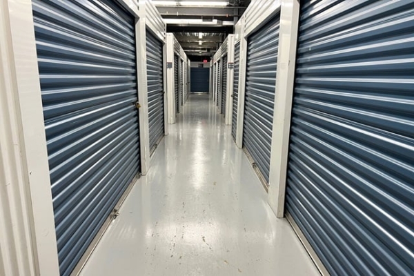 Facility photo: //images.sparefoot.com/medium/2142026911f27b20518.jpg