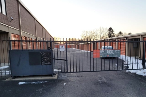 Facility photo: //images.sparefoot.com/medium/2142036978c69d10b0b.jpg