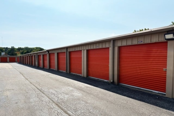 Facility photo: //images.sparefoot.com/medium/2142046878f6049652f.jpg