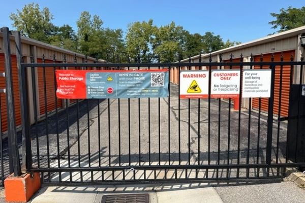 Facility photo: //images.sparefoot.com/medium/21420469f4a80b65687.jpg