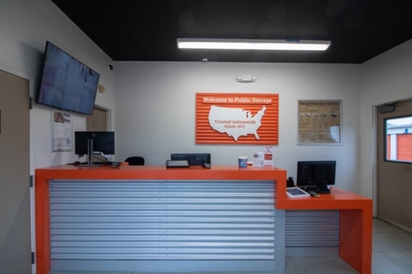 Facility photo: //images.sparefoot.com/medium/214207687654f516632.jpg