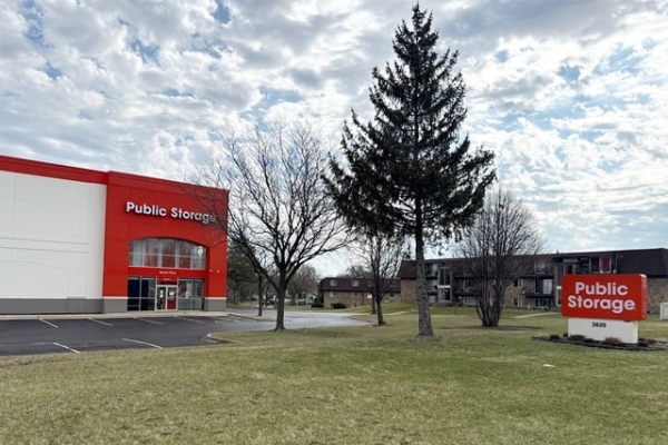 Facility photo: //images.sparefoot.com/medium/2142106946aec11b10e.jpg