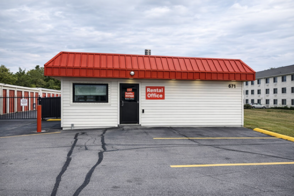 Facility photo: //images.sparefoot.com/medium/2142126a032f4e7e4d1.jpg