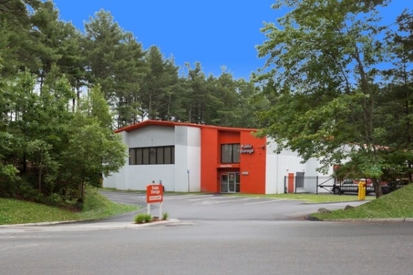 Facility photo: //images.sparefoot.com/medium/214213687b9aefbab33.jpg