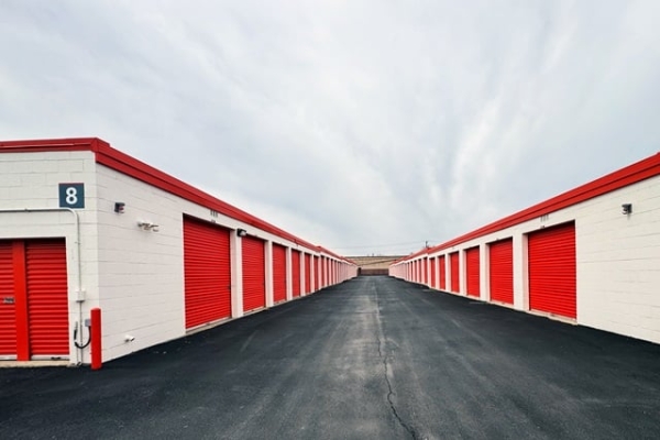 Facility photo: //images.sparefoot.com/medium/2142156967a4c6d8495.jpg