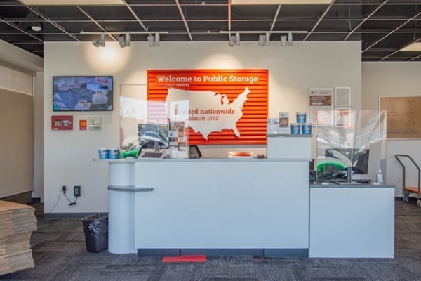 Facility photo: //images.sparefoot.com/medium/214219690dfd798d3ab.jpg