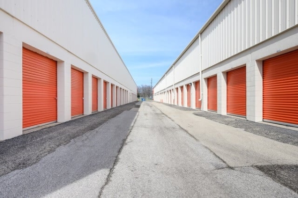 Facility photo: //images.sparefoot.com/medium/214220687e3ceb86710.jpg