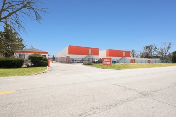 Facility photo: //images.sparefoot.com/medium/2142206a5786c4ba3ee.jpg
