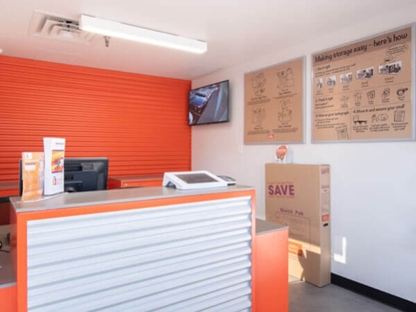 Facility photo: //images.sparefoot.com/medium/21422569285c63c5cf9.jpg