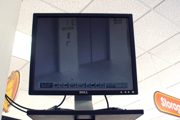 Facility photo: //images.sparefoot.com/medium/2142296963b1d58cef3.jpg