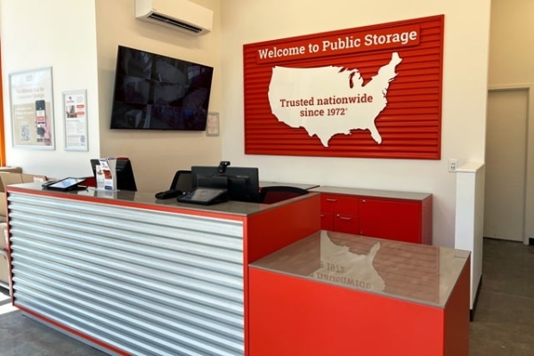 Facility photo: //images.sparefoot.com/medium/2142296974d43a9d470.jpg