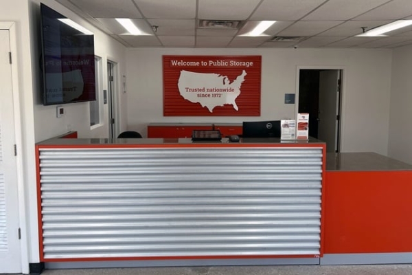 Storage Units at Public Storage - Bedford Park - 7000 S Cicero Ave - 7000 S Cicero Ave