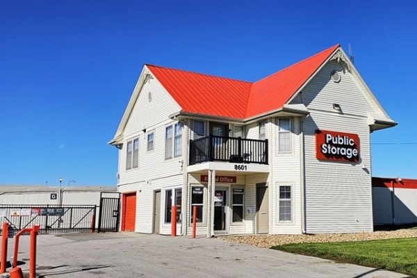 Facility photo: //images.sparefoot.com/medium/21423568a86db172623.jpg