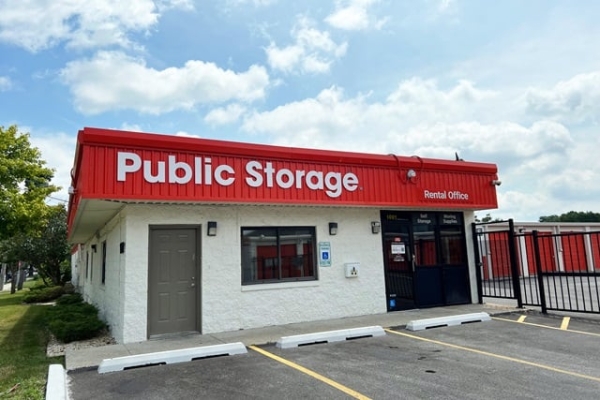 Facility photo: //images.sparefoot.com/medium/2142386877a5537e947.jpg
