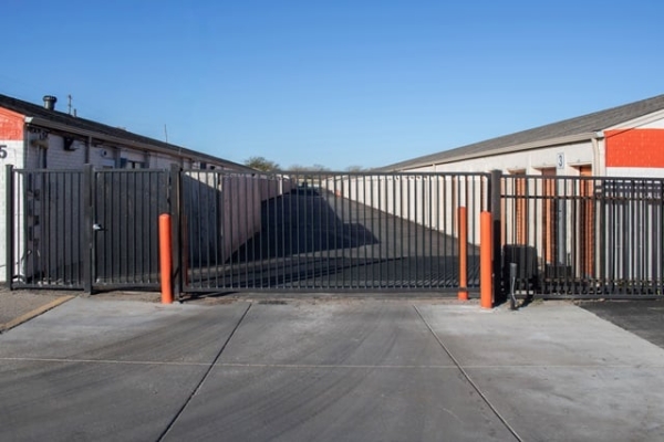 Facility photo: //images.sparefoot.com/medium/214241699083305ddfa.jpg