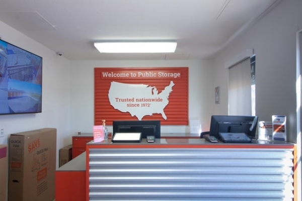 Facility photo: //images.sparefoot.com/medium/21424169f5fa860170c.jpg