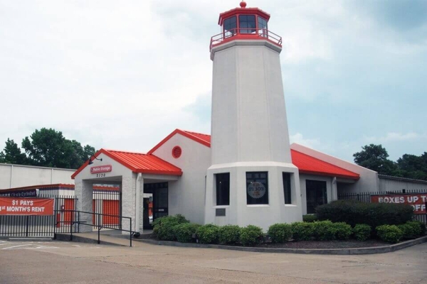 Storage Units at Public Storage - Memphis - 2130 Sycamore View Road - 2130 Sycamore View Road