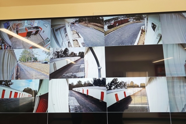 Facility photo: //images.sparefoot.com/medium/21424869874cfd75f40.jpg