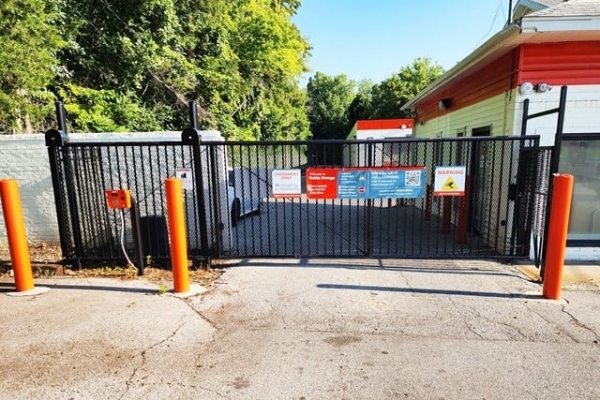 Storage Units at Public Storage - Kansas City - 6600 State Ave - 6600 State Ave