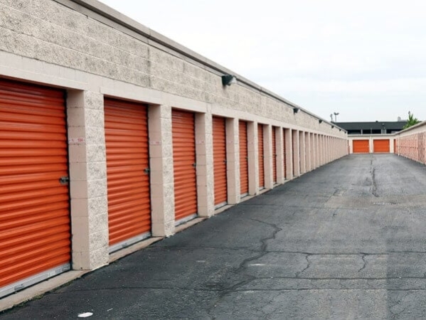 Storage Units at Public Storage - Chicago - 4220 West 47th Street - 4220 West 47th Street