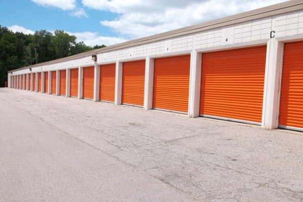 Storage Units at Public Storage - Kansas City - 3150 S 44th Street - 3150 S 44th Street