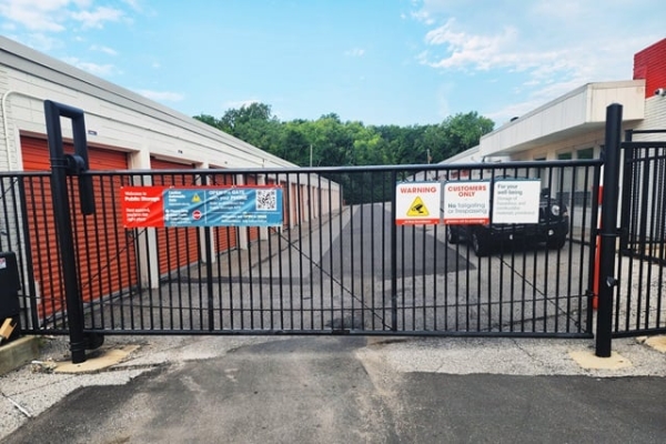 Storage Units at Public Storage - Kansas City - 3150 S 44th Street - 3150 S 44th Street