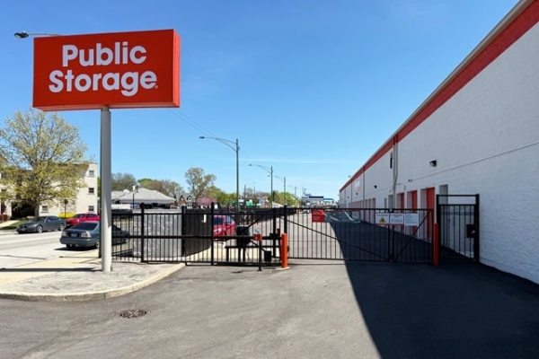 Facility photo: //images.sparefoot.com/medium/2142606895f861b6c83.jpg