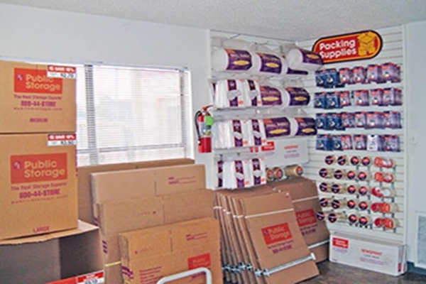 Facility photo: //images.sparefoot.com/medium/2142616884d401df372.jpg