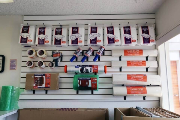 Facility photo: //images.sparefoot.com/medium/2142626867d3ba7ad93.jpg