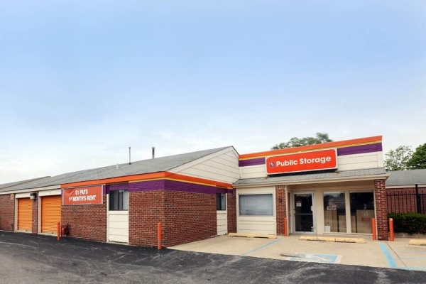 Facility photo: //images.sparefoot.com/medium/21426269f89c1c5fd39.jpg