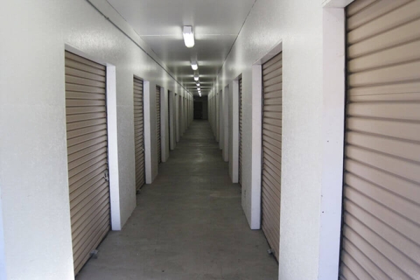 Facility photo: //images.sparefoot.com/medium/2142656878f7027645d.jpg
