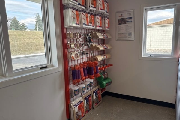 Facility photo: //images.sparefoot.com/medium/2142656878f7037a826.jpg