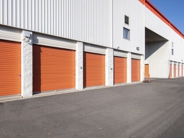 Facility photo: //images.sparefoot.com/medium/214269687a482bbf597.jpg