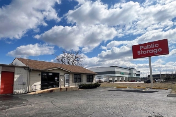 Facility photo: //images.sparefoot.com/medium/214272696f906fb230b.jpg