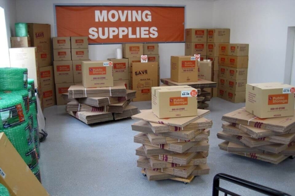 Facility photo: //images.sparefoot.com/medium/214275688cbe1a71312.jpg