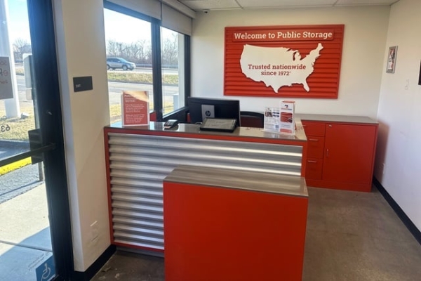 Facility photo: //images.sparefoot.com/medium/2142766907696092848.jpg