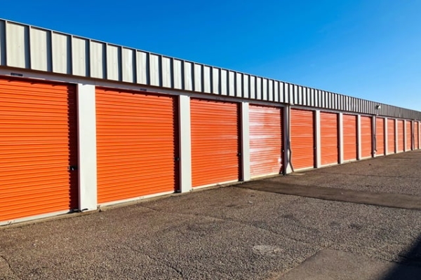 Facility photo: //images.sparefoot.com/medium/214277687cebb58129b.jpg
