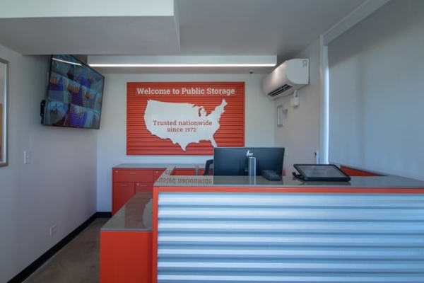 Facility photo: //images.sparefoot.com/medium/21428369440bc5ec8e1.jpg