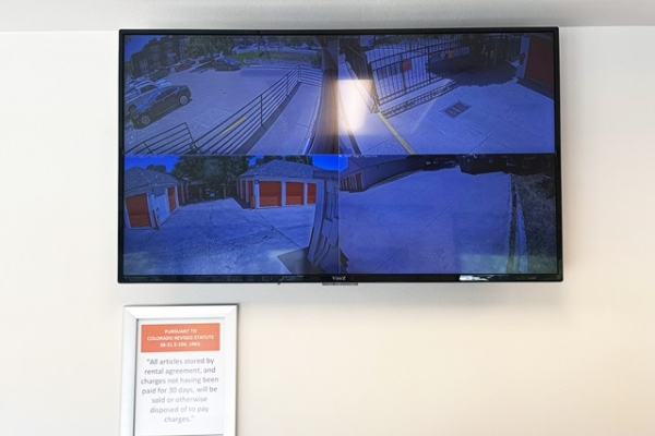 Facility photo: //images.sparefoot.com/medium/214286691f22e14b343.jpg