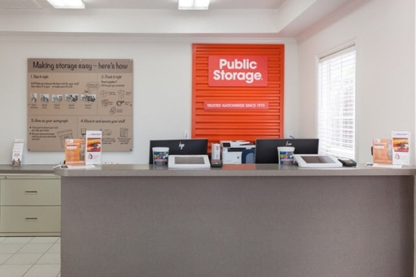 Facility photo: //images.sparefoot.com/medium/214289688b6ca685a66.jpg