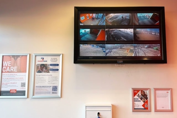 Facility photo: //images.sparefoot.com/medium/214292688382c2b6108.jpg