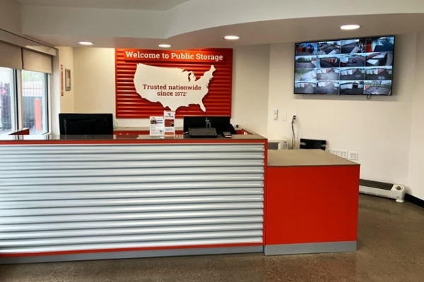 Facility photo: //images.sparefoot.com/medium/214295688e0f79a183f.jpg