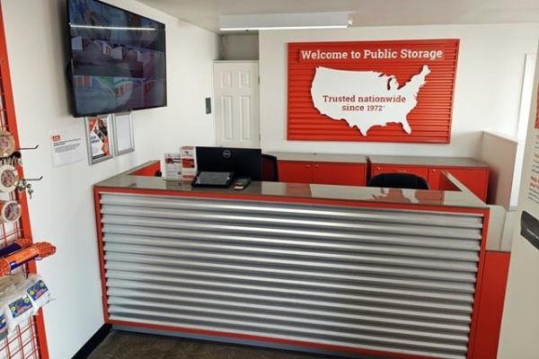 Facility photo: //images.sparefoot.com/medium/21429668064487b9dad.jpg