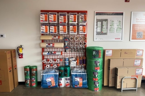 Facility photo: //images.sparefoot.com/medium/2143006a45114c94500.jpg