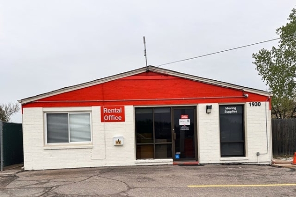 Storage Units at Public Storage - Wichita - 1930 S Woodlawn Street - 1930 S Woodlawn Street