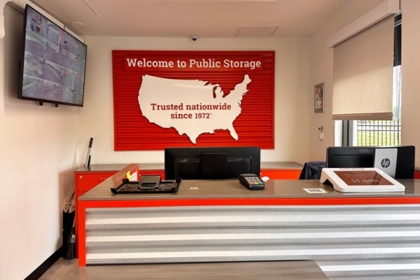 Storage Units at Public Storage - Wichita - 1930 S Woodlawn Street - 1930 S Woodlawn Street